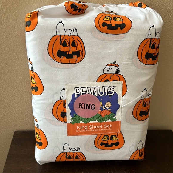 New Peanuts Snoopy Jackolantern SpookyHalloween King Sheet Set Pumpkin